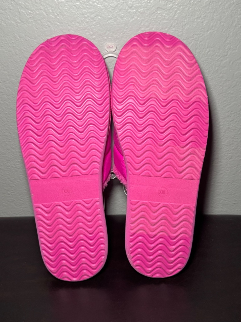 Wondershop Hot Pink Slippers - Picture 4 of 6